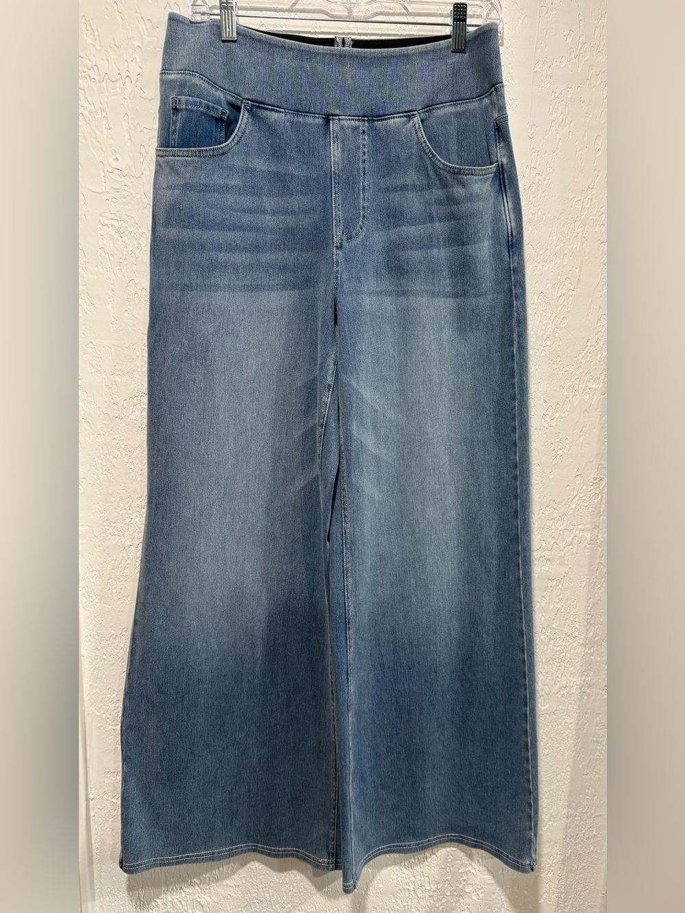 HALARA Women's Wide-Leg Jeans in Light Blue Wash stretch